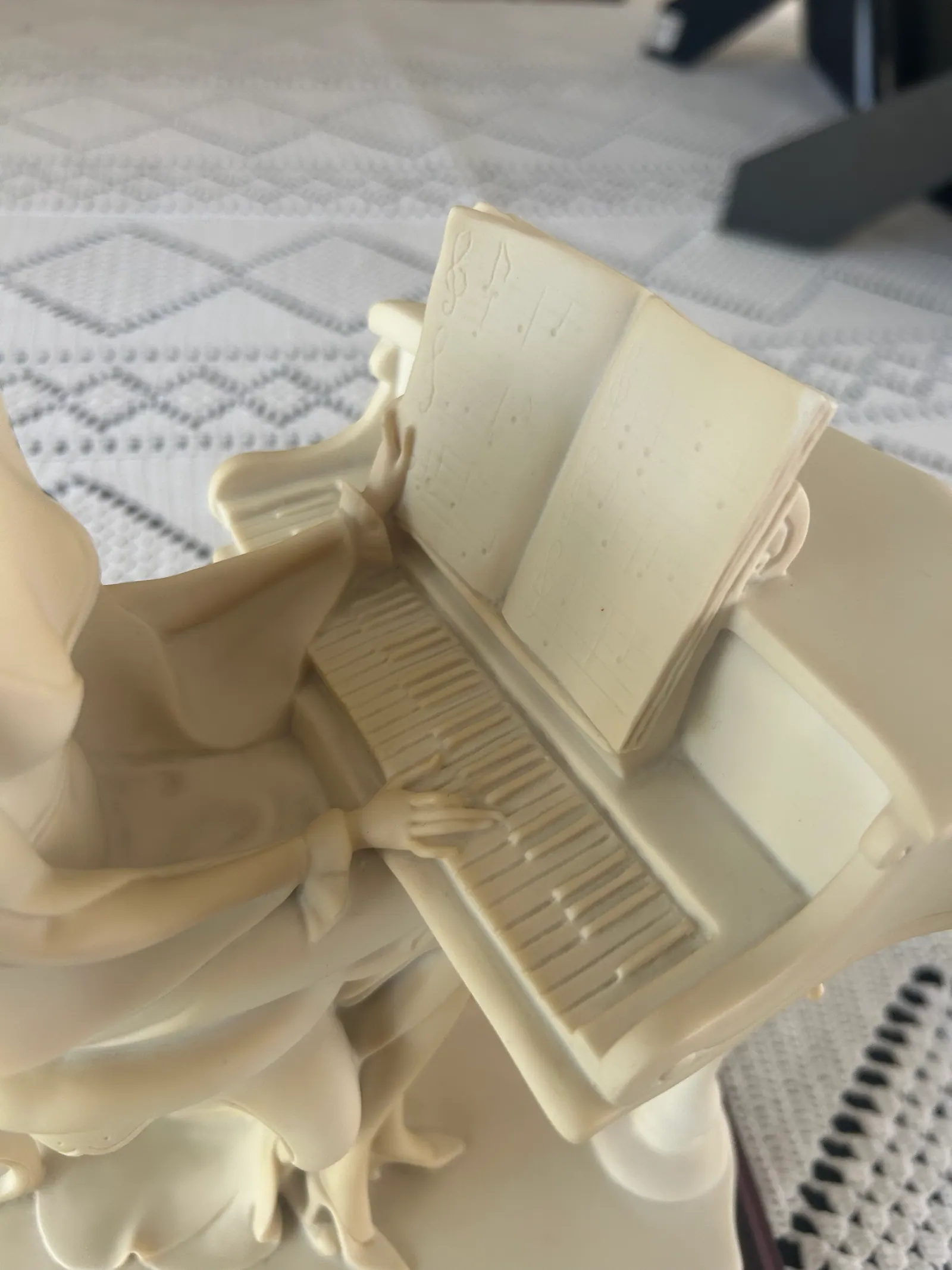 Lady at Piano thumbnail 14