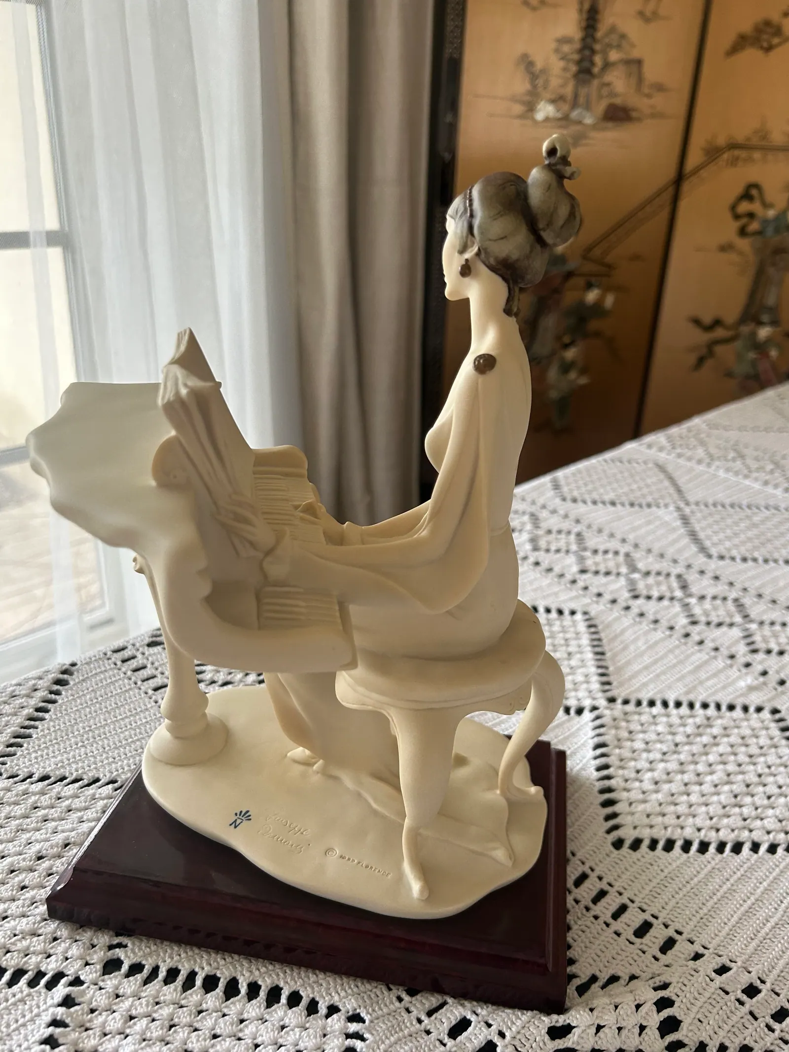 Lady at Piano thumbnail 6