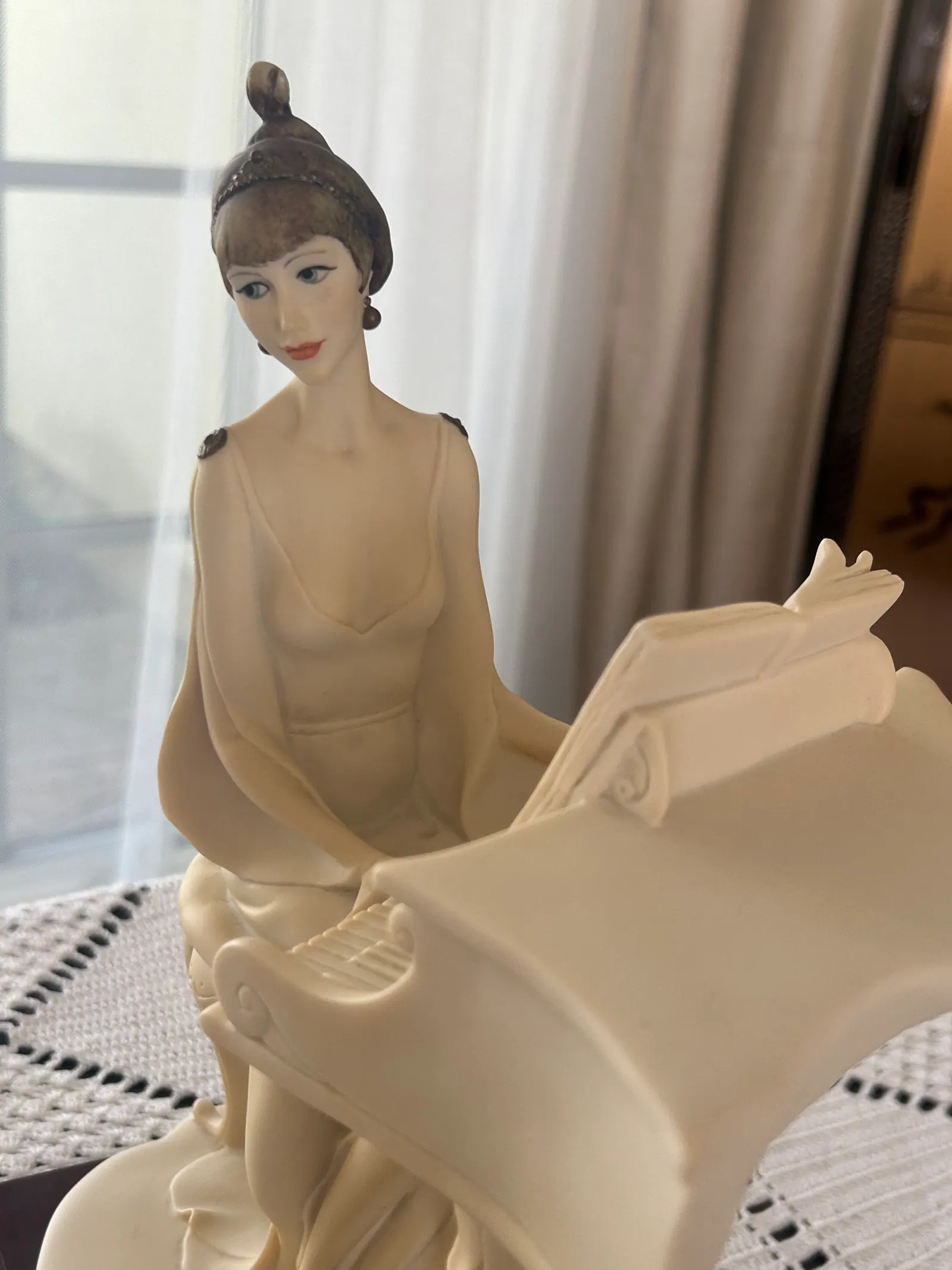 Lady at Piano thumbnail 12